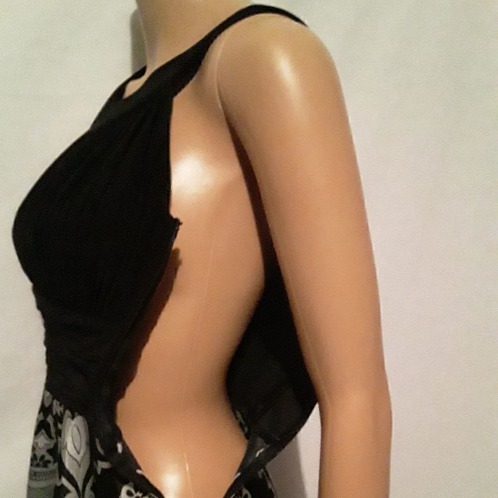 Melrose Black and Silver Handkerchief Dress Signature by Sangria Size 2 Like New - Picture 5 of 7
